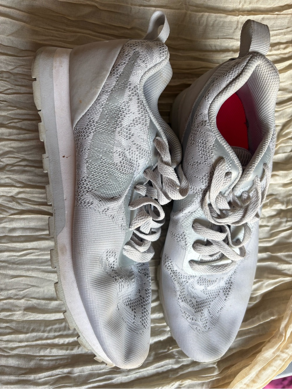 Nike Women's Light Gray Knit Athletic Sneakers